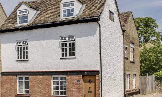 St Neots House | The Old Rose And Crown - St Neots