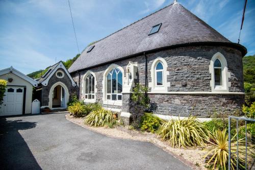 Llanybri House | The Old School - Beautiful School House, quiet location near the coast