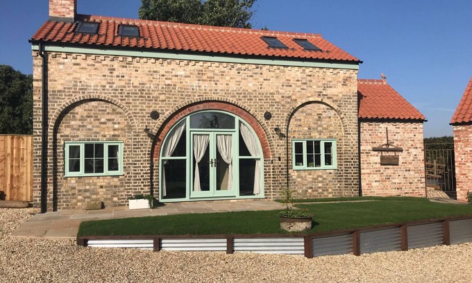 Horncastle Cottage | THE OLD SMITHY, pet friendly, character holiday cottage in Horncastle