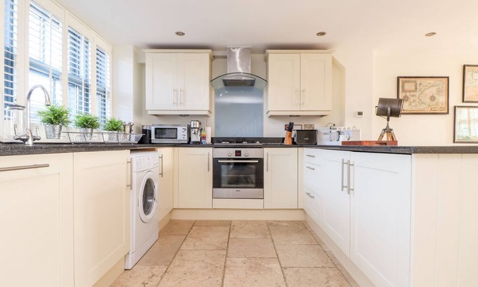 Charlestown Cottage | The Old Smokehouse