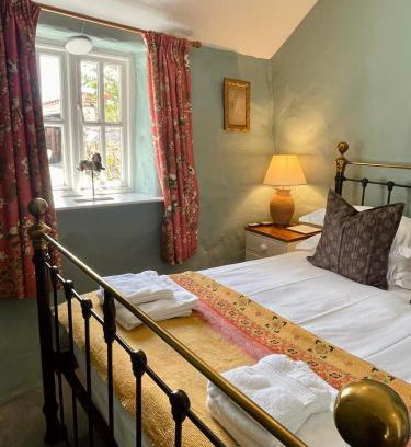 Helston House | The Old Wood Store