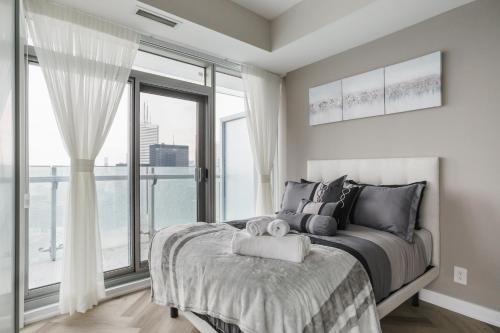Fashion District Apartment | The One - Downtown