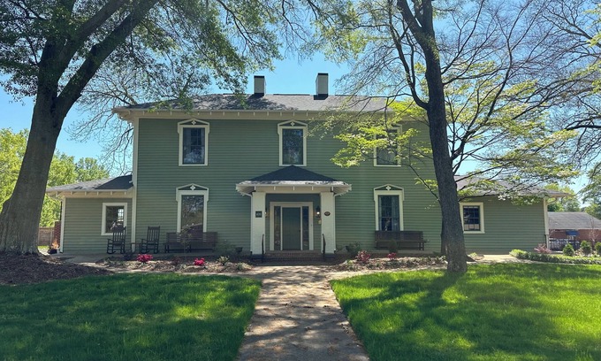 Shelby Bed & Breakfast | The Opal and West House: Shelby's Modern Historic Inn