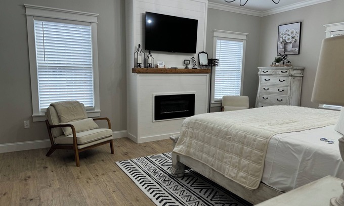 Low Moor Apartment | The Opal Crown Room- Room #7 Private Suite