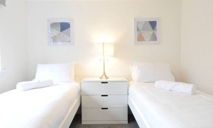 Linton House | The Osprey - Comfortable 3-Bedroom Stay for Business or Leisure