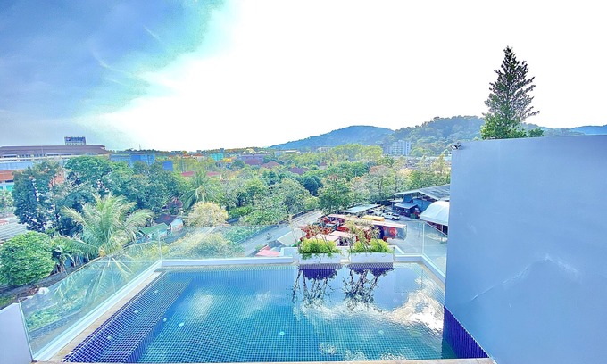Phuket Hotel | The Palms Residence