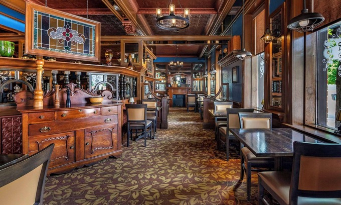 Stratford Hotel | The Parlour Inn, an Ascend Collection Hotel