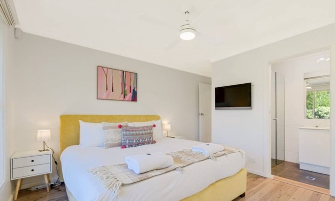 Calare House | The Pasadena - Entertainer's Haven, Firepit