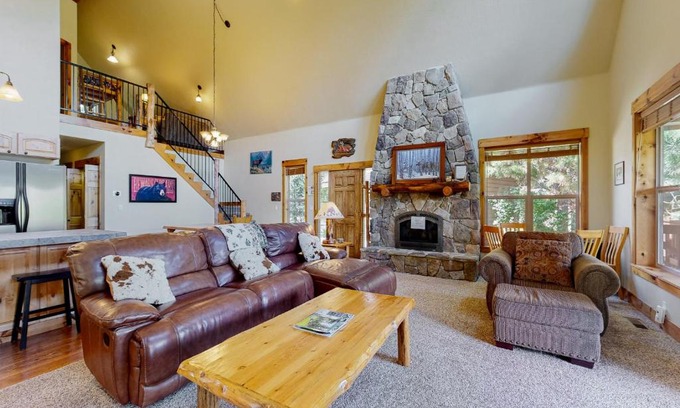 Rivers Crossing House | The Peaceful Ponderosa