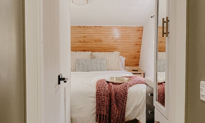 Pendleton House | The Pendle-Tin
