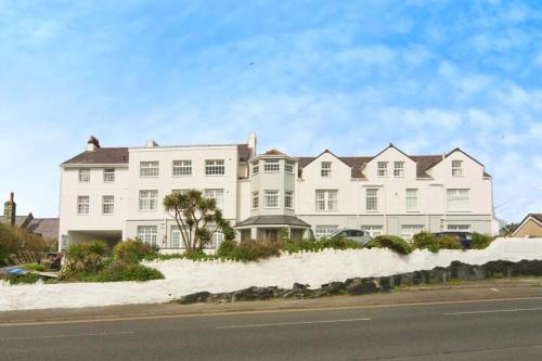 Trearddur Bay Apartment | The Penthouse at Beach Court