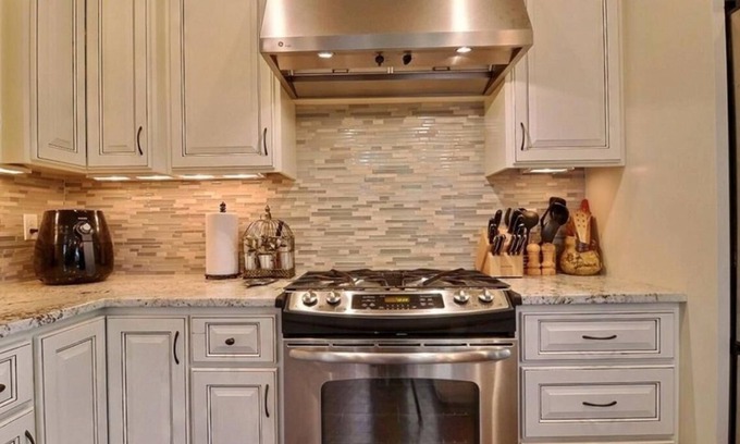 Lakewood Apartment | The Perfect Cozy, Convenient and Charming Room in University Place, WA