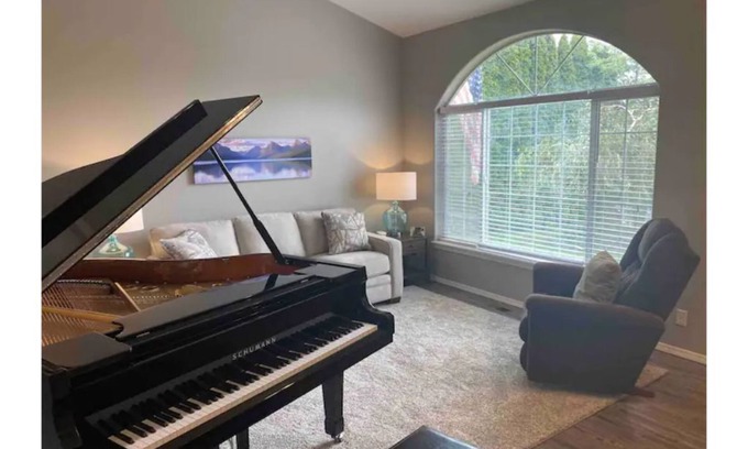 Post Falls House | The Piano House close to CDA and Spokane