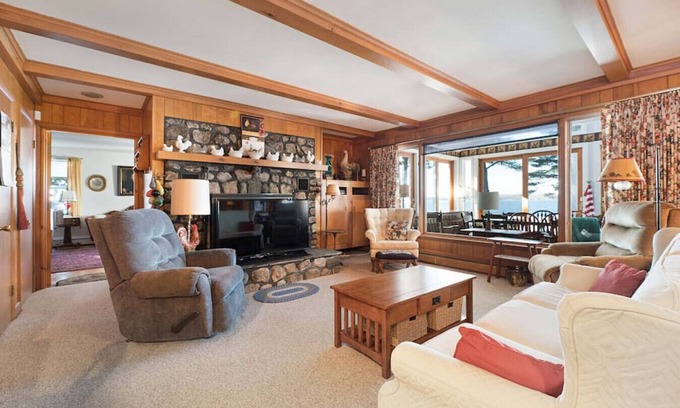 Standish House | The Pilot & Plover Lakeside