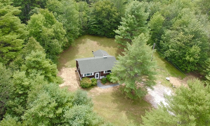 Jamaica House | The Pine Mountain Hideaway minutes to Stratton! 4BR / 2 Bth