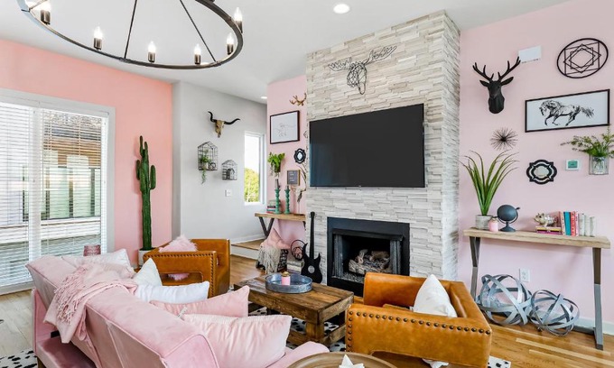Nashville House | The Pink Cowgirl