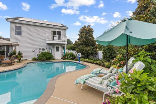 Cape Saint Claire Apartment | The Pool Loft at Poplar Hill