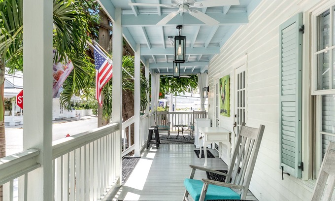 Key West Historic District Hotel | The Porch on Frances Inn