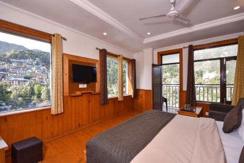 Dharamshala Hotel | The Posh Hotel near Mall Road with Hassle Free Covered Parking