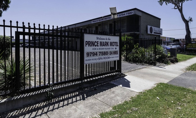 Doveton Hotel | The Prince Mark Motor Inn