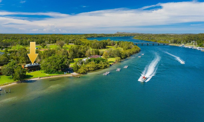 Dunbogan House | The Punt House - riverfront ramp access