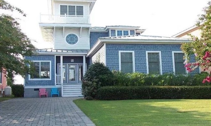 Cape Charles House | The Purple Pelican - Best View of all the rental houses!nAccess to Bay Creek!