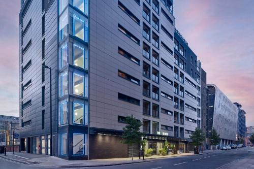 Manchester City Centre Hotel | The Reach at Piccadilly, Manchester, a Tribute Portfolio Hotel