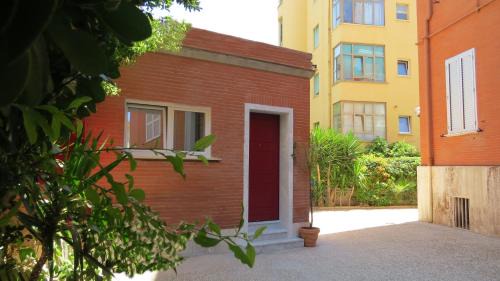 Quartiere XXXIV Lido di Ostia Levante House | The Red Box Roma on the Beach