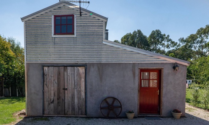Mansfield Cottage | The Red Door - Centre of Mansfield
