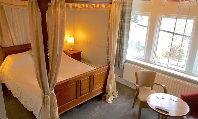 Matlock Hotel | The Red Lion