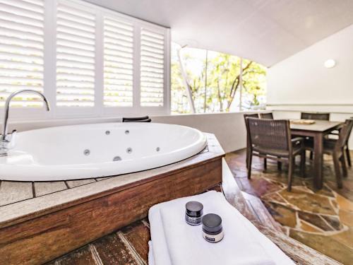 Palm Cove Hotel | The Reef House Adults Retreat - Enjoy 28 Complimentary Inclusions