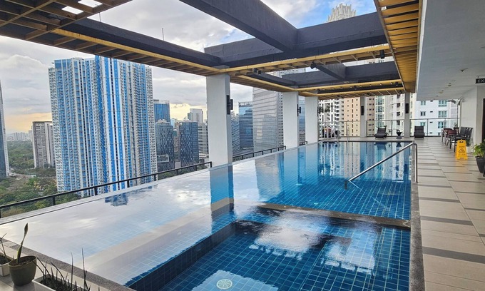 Bonifacio Global City Apartment | The Residences at BCCT by Stays PH