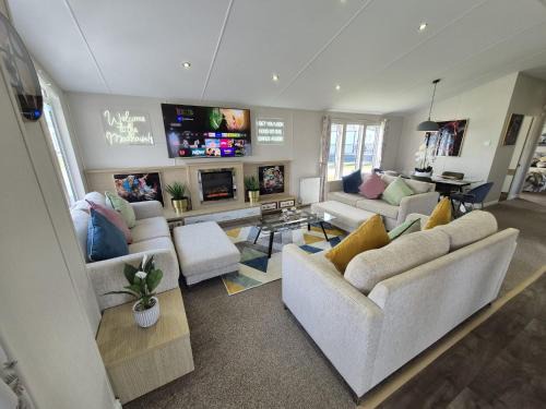 Walton on the Naze Resort | The Retreat 2 bedroom lodge with sauna!
