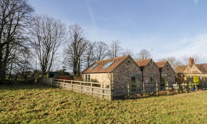 Warwick Cottage | THE RETREAT, pet friendly, character holiday cottage in Barford