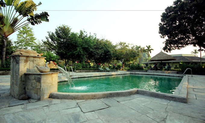 Sauraha Hotel | The Rhino Residency Resort