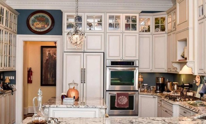 Old Town Fredericksburg Bed & Breakfast | The Richard Johnston Inn & 1890 Caroline House