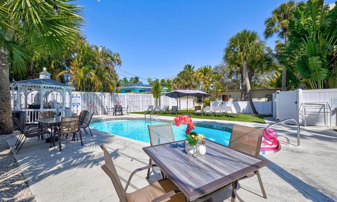 Siesta Key Resort | The Ringling Beach House