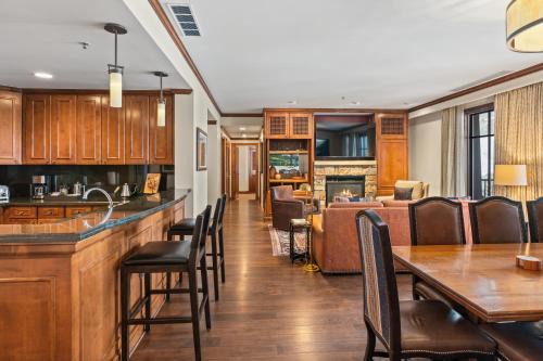 Aspen House | The Ritz-Carlton Club, 3 Bedroom Residence 8308, Ski-in & Ski-out Resort in Aspen Highlands