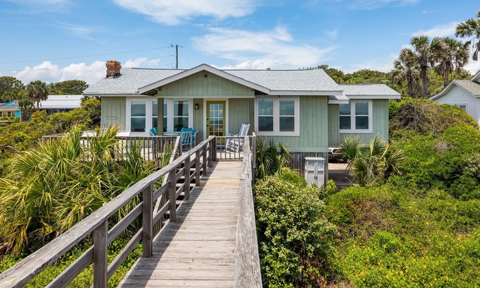 Folly Beach House | The Road Ends Here! Folly Beach/3 Bedroom/2 Full Baths/Sleeps 6/Pets Considered
