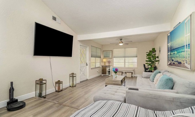 Rockledge House | The Rockledge Billiard House