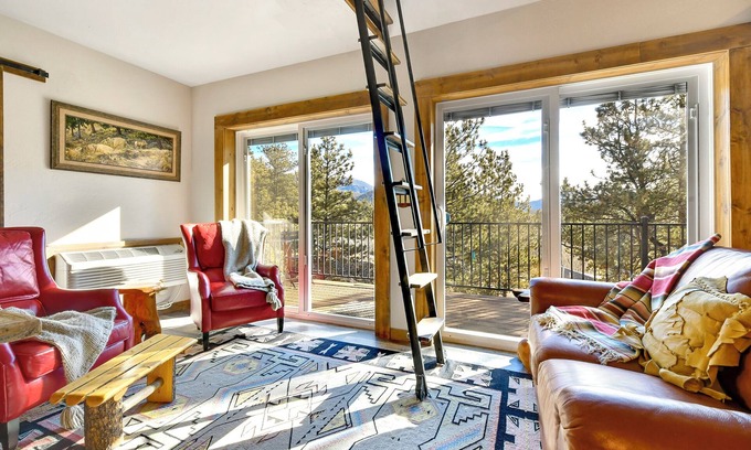 Lake George Cabin | The Rockwall Cabin at Bison Peak Lodge, a Mountain Wilderness Lodge