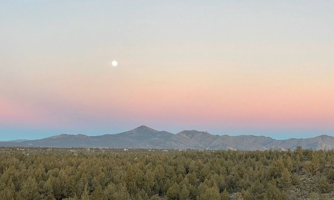 Crooked River Ranch House | The Roost: Mountain View Equine Oasis on 6 Acres