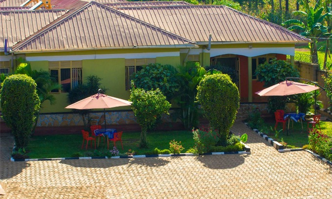 Jinja Hotel | The Roots