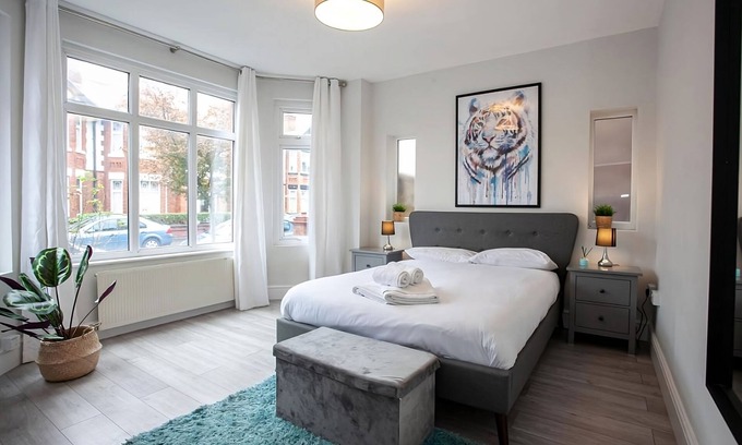 Manchester House | The Safari House - Ultimate Relaxation
