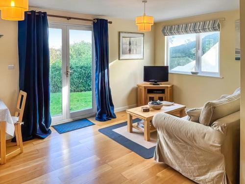 St. Mawes Apartment | The Sail Room