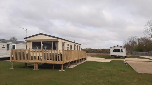 Crowle Other | The Salsa, 38 Sunset View