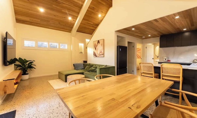 Seaford House | The Salted Shed - 650m to beach