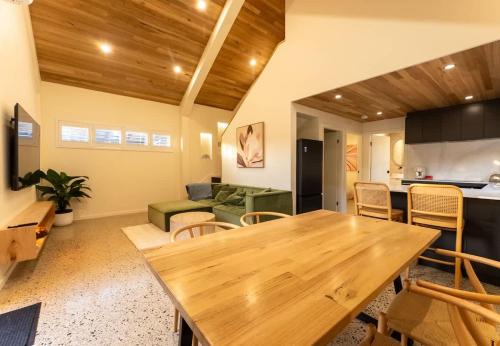 Seaford House | The Salted Shed - 650m to beach