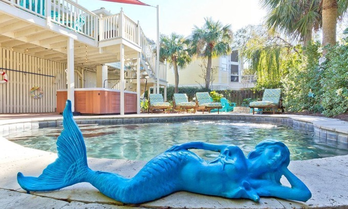 Tybee Island Cottage | The Salty Mermaid Cottage: PRIVATE Pool + Hot Tub + Walk to Beach- Sleeps 8