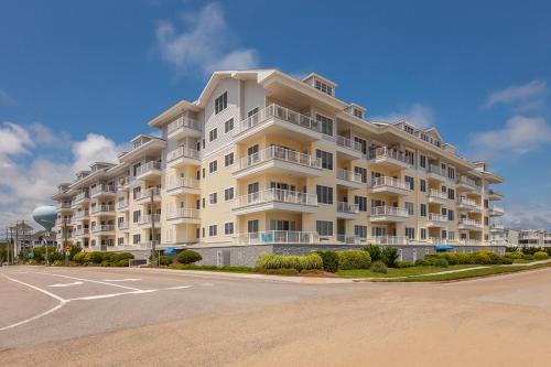 Sandbridge Apartment | The Sandbridge Dunes - Room With A View 315